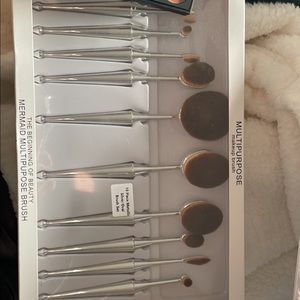 Never been used brush set